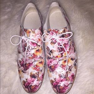Cute vintage like shoes
